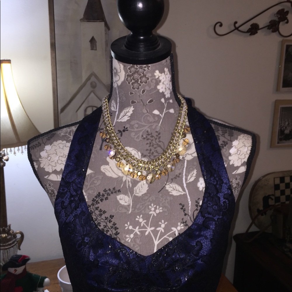 Dress - Picture 2 of 7